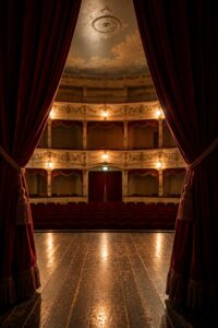 Teatro Comunale, la mobilitazione entra nel vivo: online la raccolta firme