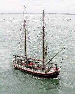 Il trabaccolo centenario “Il Nuovo Trionfo” approda a Cesenatico