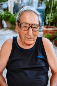 Addio a Walter Fusaroli, uno dei “ragazzi del Muretto”: Cesenatico perde un altro volto storico del porto