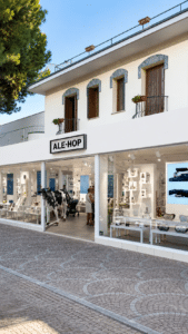 Negozio di Ale-Hop all’asta: in vendita uno degli immobili simbolo del lungomare di Cesenatico