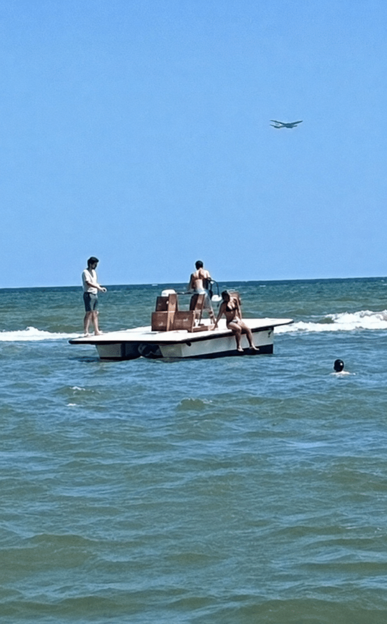 Piattaforme in mare, Cesenatico completa il montaggio: tutte le zattere sono al loro posto