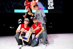 “The Week”, spettacolo fino all’ultima sfida: Anke E Dylan vincono dopo lo spareggio (i video)