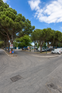 Mercato estivo, il banco all’ingresso trasloca per motivi di sicurezza