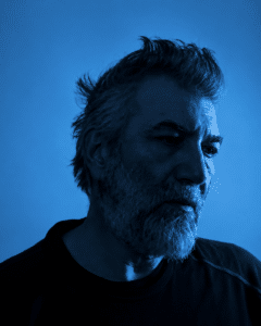 Due cantautori all’Approdo Mediterraneo: sul palco Houdini Righini e Alessandro Ragazzo