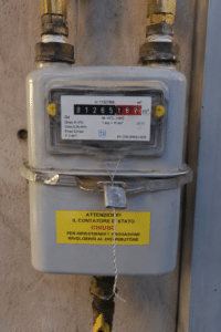 Fuga di gas in un’abitazione, contatore piombato e abitabilità a rischio