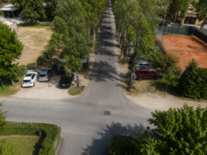 Cento firme per mettere in sicurezza l’incrocio tra via Milano e viale Abba