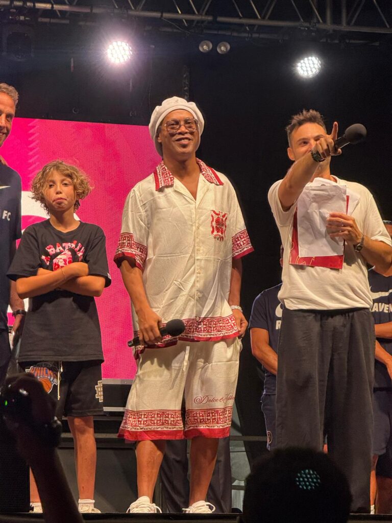 La diretta della presentazione di Ronaldinho a Ravenna (foto e video)