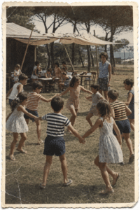 Il Campo Robinson, l’estate dei figli di chi lavorava per le vacanze degli altri
