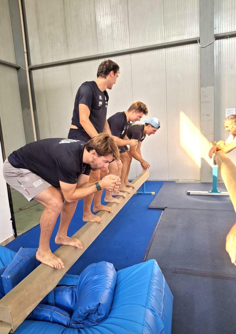Gli sciatori azzurri preparano la stagione a Cesenatico: una settimana tra salti, equilibrio e forza