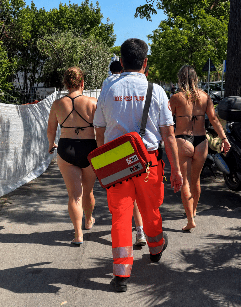 Il caldo non dà tregua: davanti alla spiaggia dell’AGIP malore per una giovane straniera
