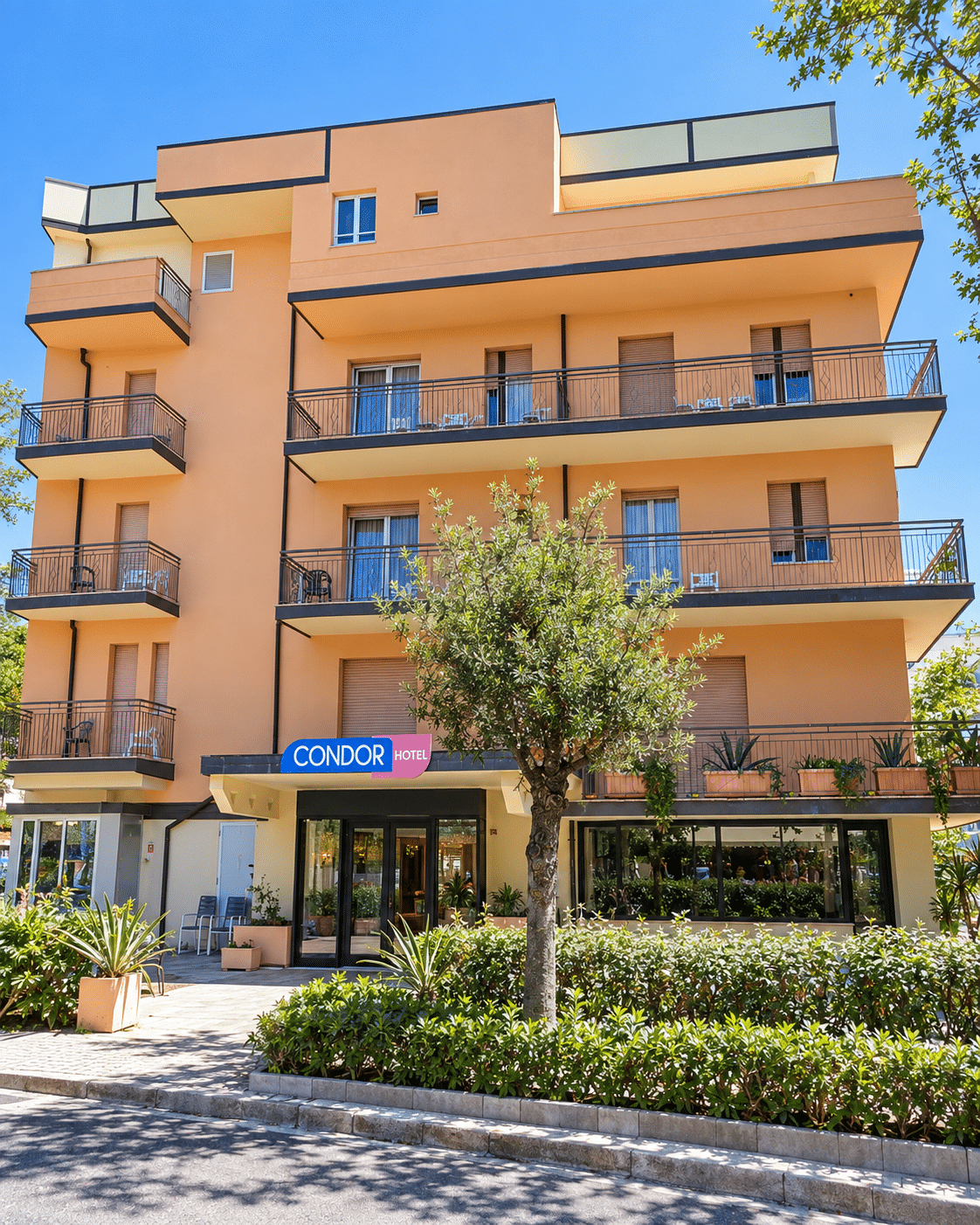 Va all’asta anche l’Hotel Condor di Valverde: offerta minima da 754mila euro