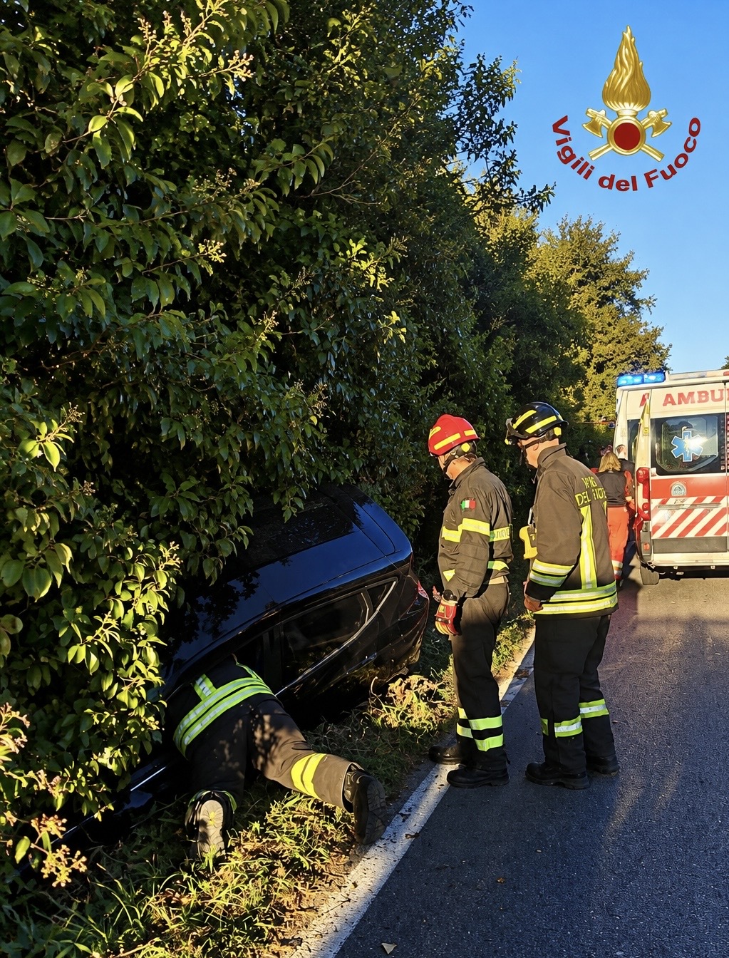 Incidente in via Cervese: donna estratta dall’auto dai Vigili del Fuoco
