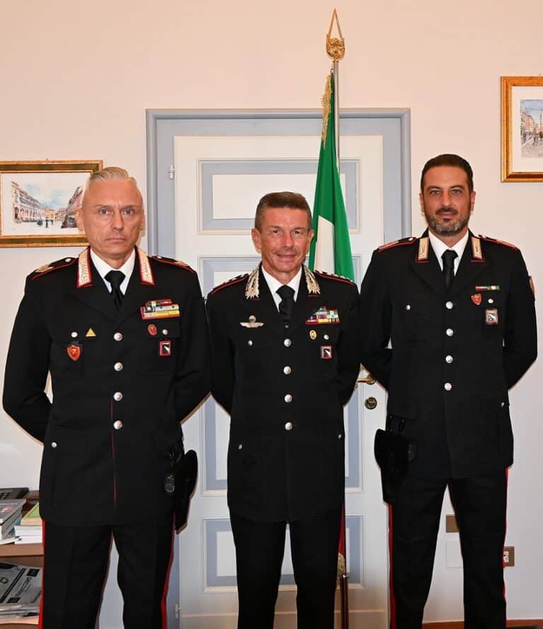 Salvarono una donna, riconoscimento per due carabinieri di Cesenatico