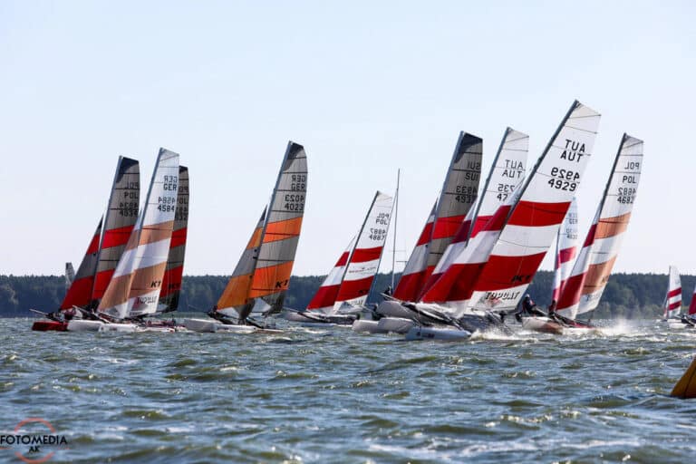 Cesenatico capitale dei catamarani: oltre 50 equipaggi al Mondiale Topcat