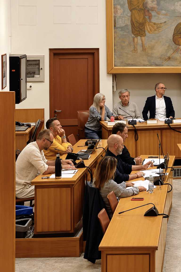 Teatro Comunale, scontro in Consiglio: bocciata la mozione Salsi