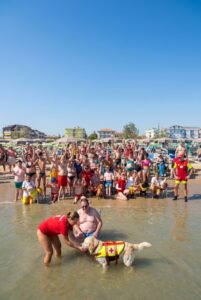 Un giorno speciale a Cesenatico: la Croce Rossa regala un sogno a 26 ragazzi di Scandiano