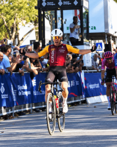 Memorial Pantani, trionfo spagnolo a Cesenatico: Izagirre batte Pellizzari