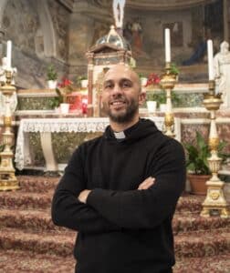 Il matrimonio costa troppo? A Cesena don Fabrizio offre la sala agli sposi